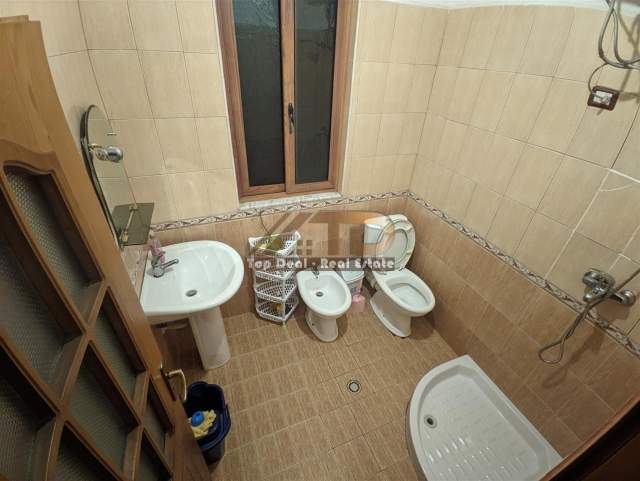 Tirane, jepet me qera shtepi 1+1+BLK Kati 1, 50 m² 270 Euro (Rruga Pjeter Budi)