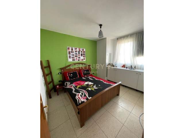 Tirane, jepet me qera apartament duplex 3+1+BLK Kati 5, 106 m² 500 Euro