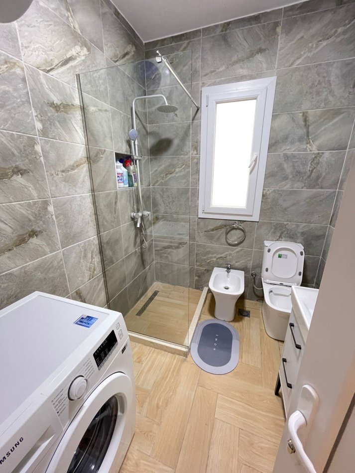 Tirane, jepet me qera apartament 2+1 Kati 2, 100 m² 690 € (rruga frosina plaku)