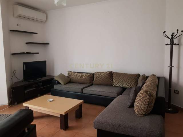 Tirane, shitet apartament 105 m² 68.000 Euro (Fresk)