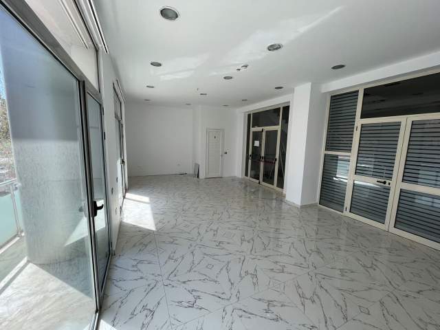 Tirane, jepet me qera ambjent biznesi Kati 2, 57 m² 800 Euro (Rruga e Kavajes)