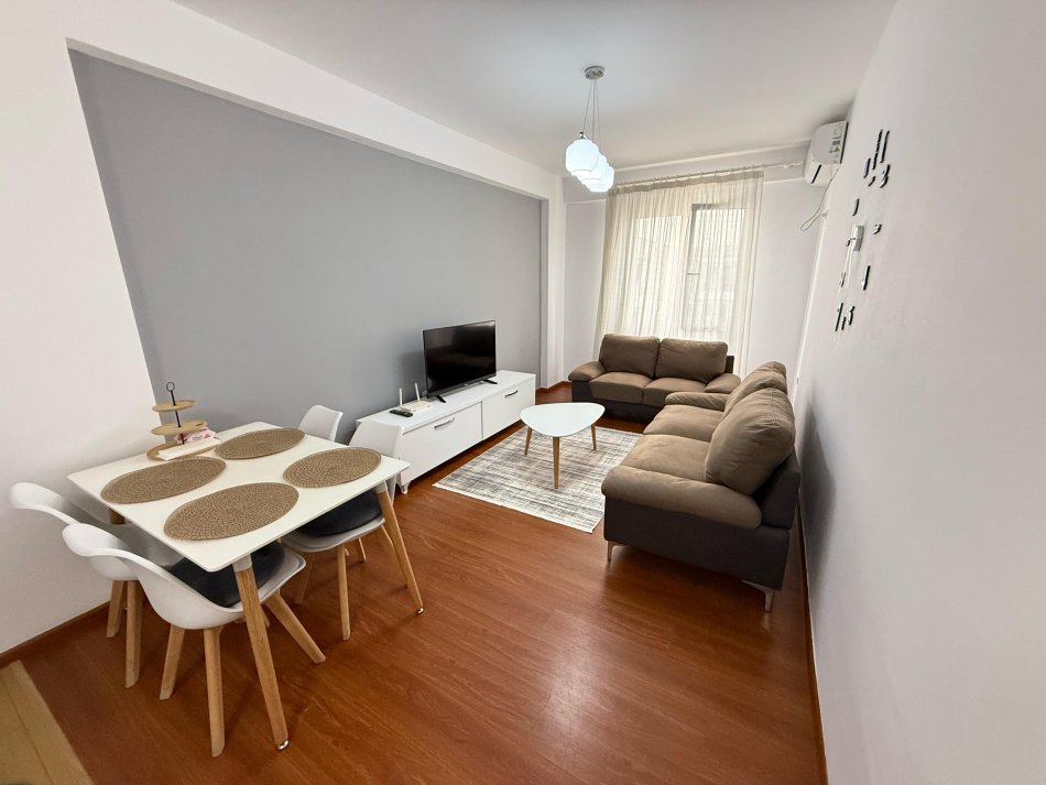 Tirane, jepet me qera apartament 2+1 Kati 8, 86 m² 600 € (rruga ndre mjeda)