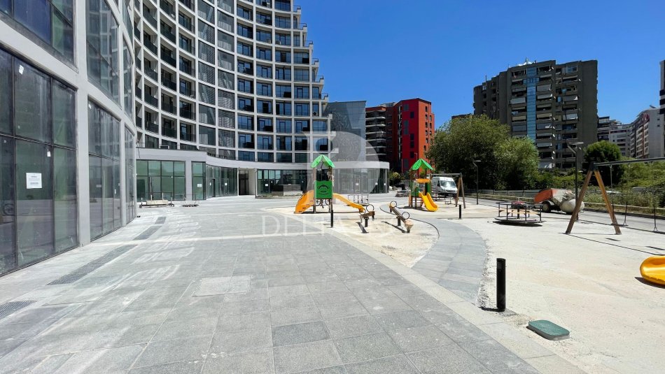 Tirane, jepet me qera ambjent biznesi Kati 0, 114 m² 2.600 € (RRUGA KOSOVAREVE , LAKE VIEW)