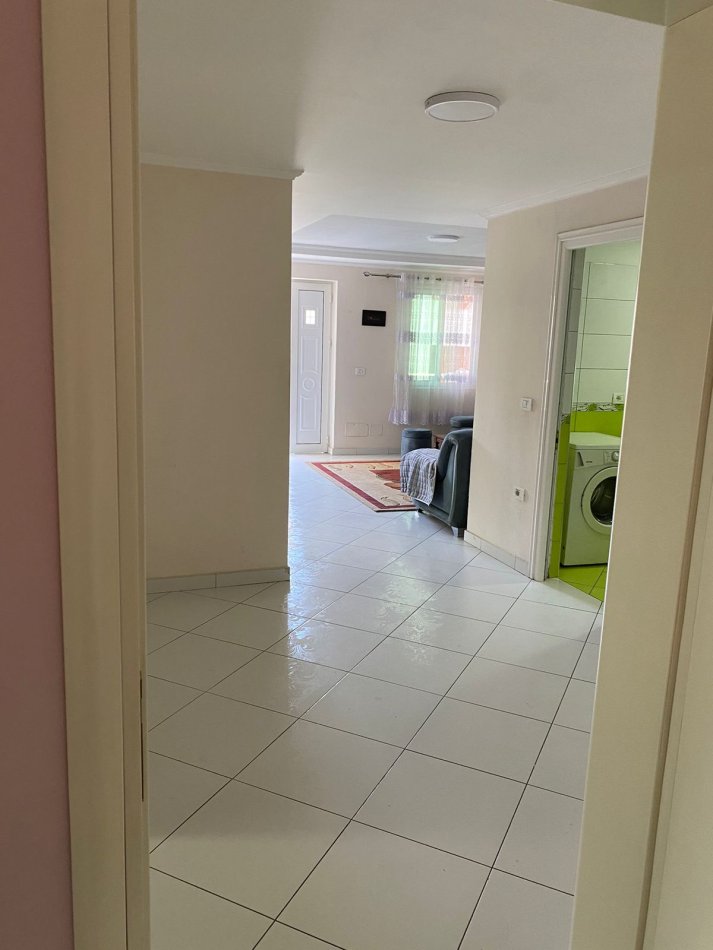 Tirane, jepet me qera apartament 2+1+Ballkon Kati 3, 140 m² 700 € (Don Bosko)