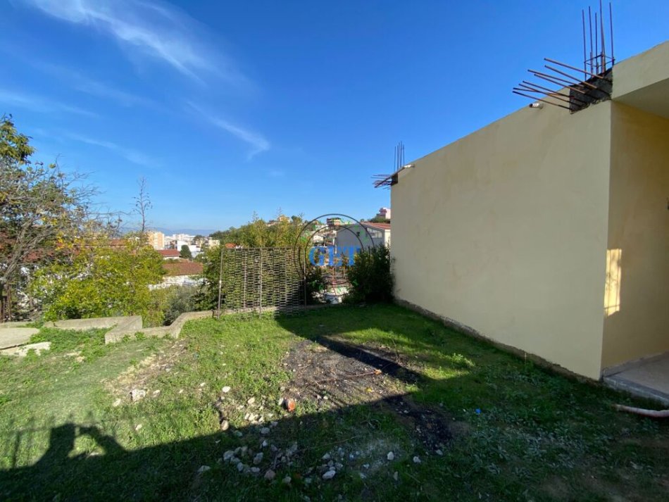 Durres, shitet shtepi 1+1 , 387 m² 70.000 € (Muzeumi)