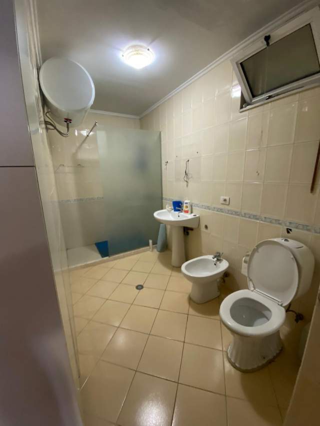Tirane, jepet me qera apartament 2+1+BLK Kati 3, 122 m² 700 Euro (Sheshi Willson)