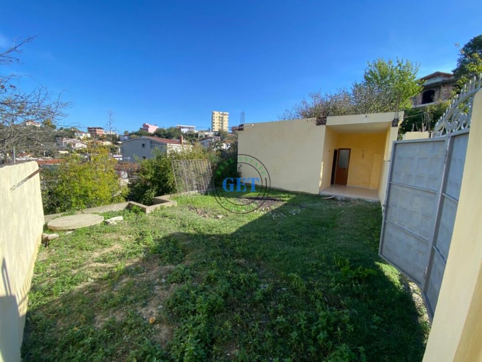 Durres, shitet shtepi 1+1 , 387 m² 70.000 € (Muzeumi)