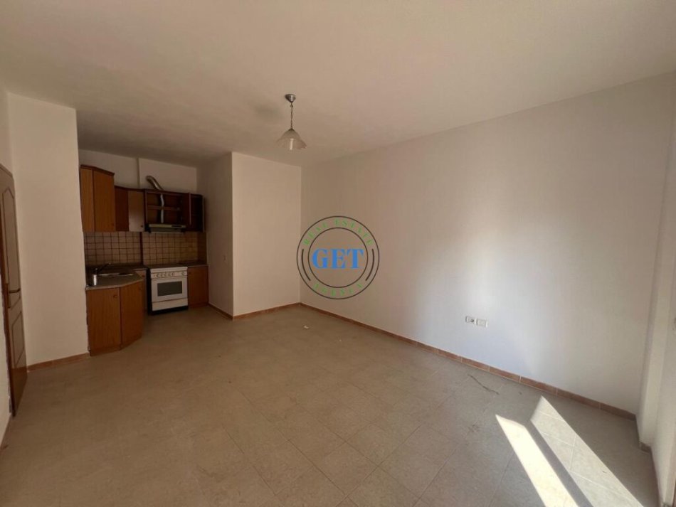 Durres, shitet apartament 1+1+Ballkon Kati 5, 72 m² 75.000 € (Plazh Hekurrudha)