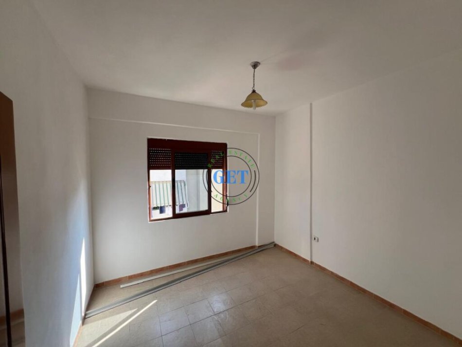 Durres, shitet apartament 1+1+Ballkon Kati 5, 72 m² 75.000 € (Plazh Hekurrudha)