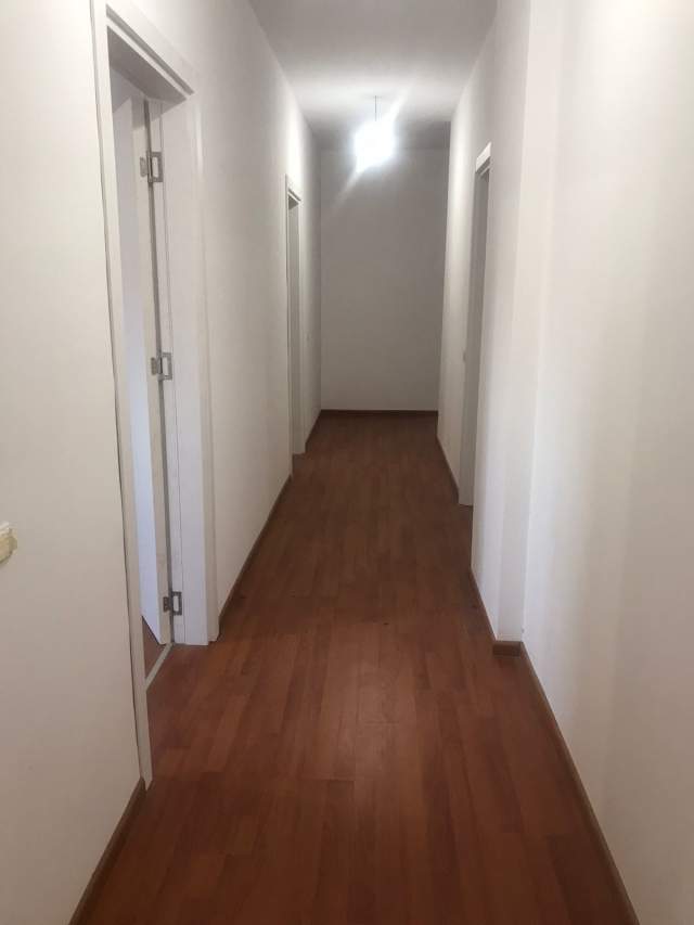 Tirane, jepet me qera 3+1+A+BLK Kati 7, 120 m² 400 Euro (rruga kavajes)
