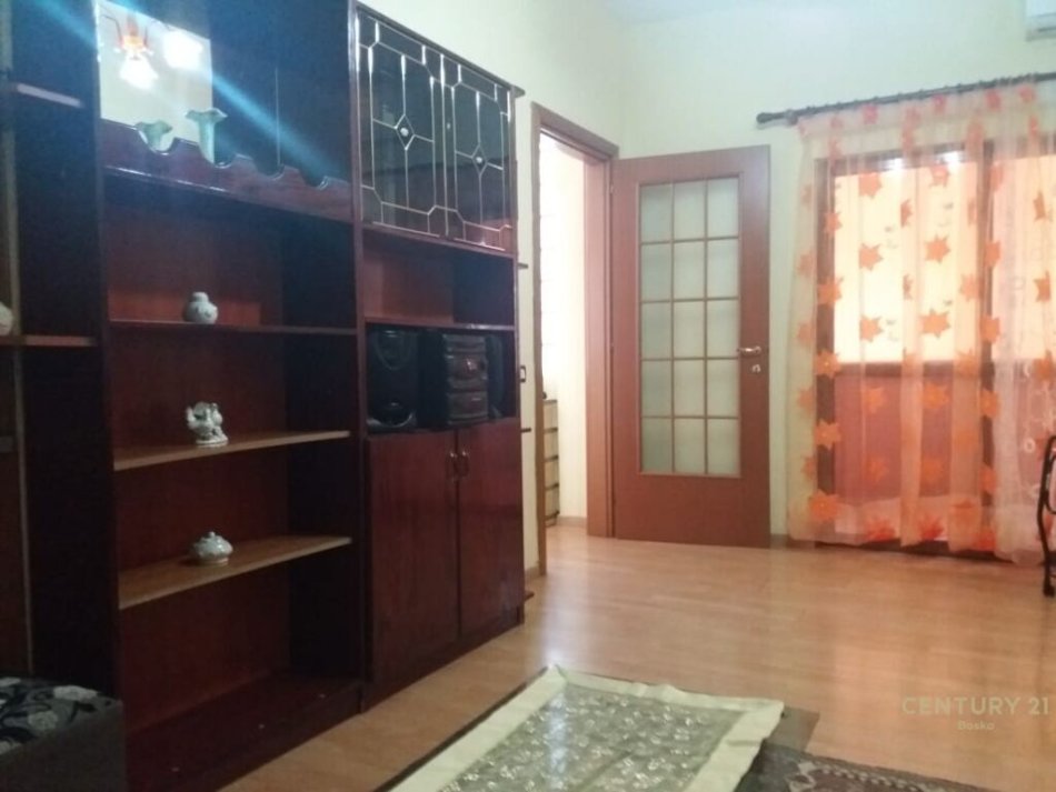 Tirane, jepet me qera 2+1 Kati 2, 500 € (Don Bosko, prane Vizion Plus)