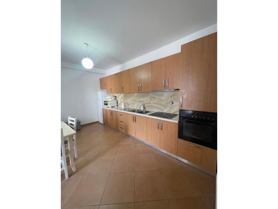 Tirane, shitet apartament 1+1 Kati 3, 72 m² 80.000 € (prane zones se Freskut, (Kompleksi Tom Doshi).)
