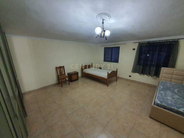 Tirane, jepet me qera apartament 2+1+A Kati 4, 98 m² 400 Euro