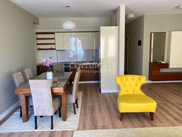 Tirane, jap me qera apartament 3+1+BLK Kati 3, 102 m² 650 Euro (kodra e diellit)