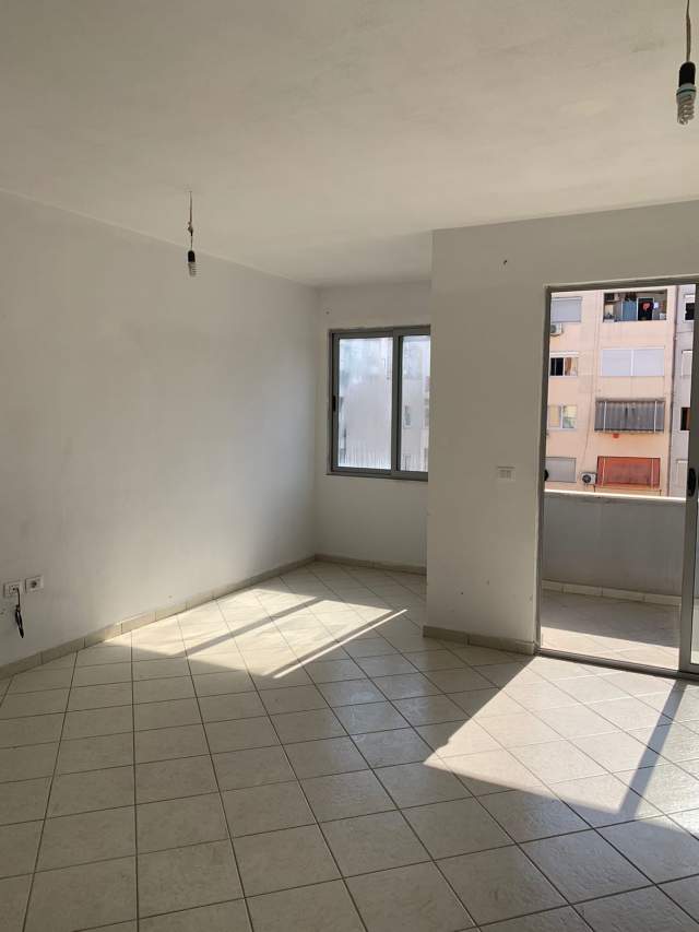 Tirane, jepet me qera apartament 2+1+BLK Kati 6, 125 m² 35.000 Leke (prane bar Artisti)