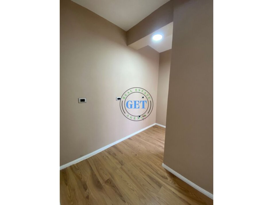 Durres, jepet me qera apartament 2+1+Ballkon Kati 2, 85 m² 400 € (Spitali Rajonal , Durres)