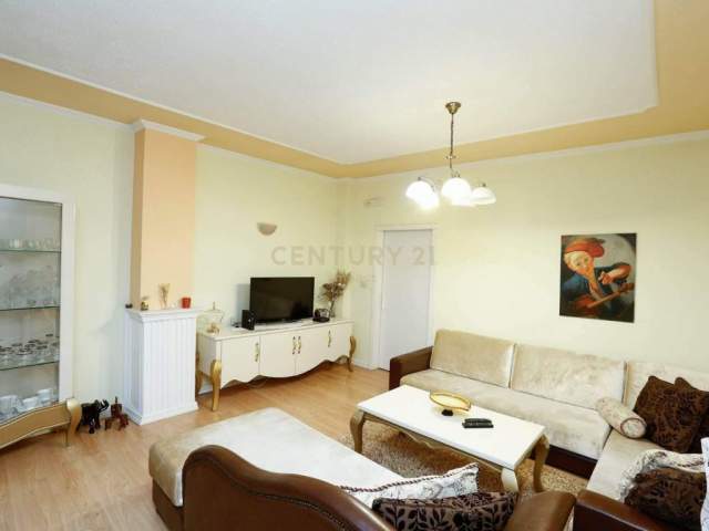 Tirane, shitet apartament 2+1+BLK Kati 3, 150.000 Euro (Mozaiku i Tiranës, 21 Dhjetori)