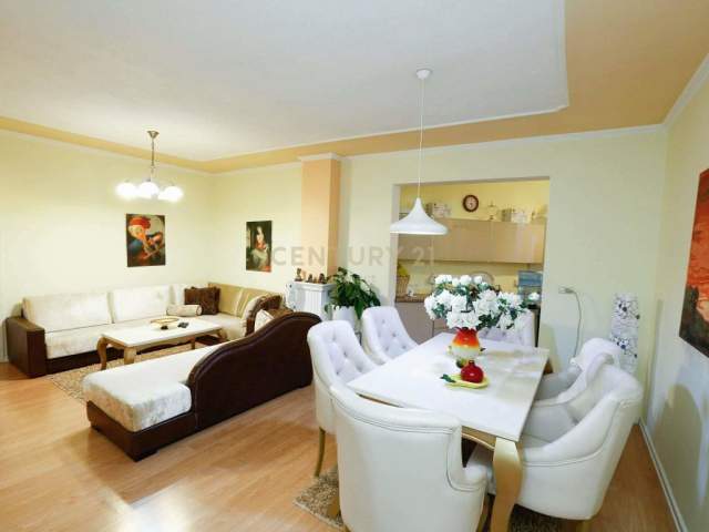 Tirane, shes apartament 2+1+BLK Kati 3, 103 m² 150.000 Euro (21 dhjetori)