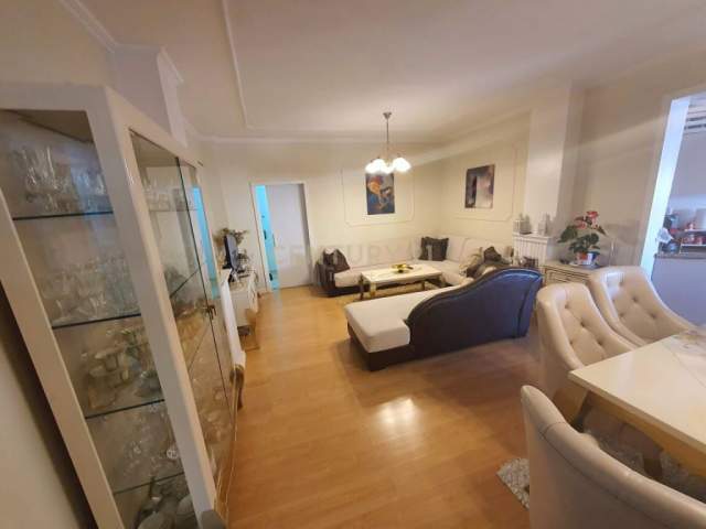Tirane, SHESIM APARTAMENT 2+1 LUKSOZ , TEK 21 DHJETORI PRANE MOZAIKUT
