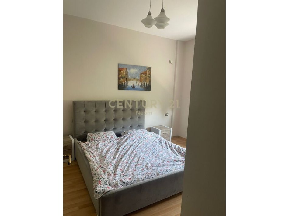 Tirane, jepet me qera 2+1+Aneks+Ballkon Kati 4, 500 € (ne rrugen Herman Gmenier pas Pallatit te Brigadave)