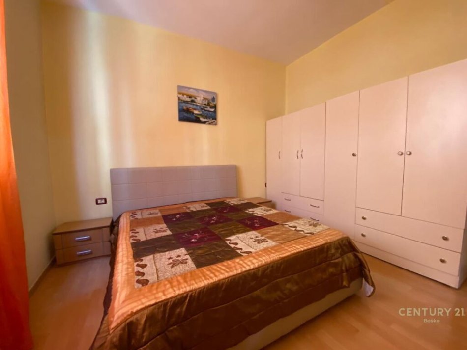 Tirane, jepet me qera 2+1 Kati 2, 500 € (Don Bosko, prane Vizion Plus)