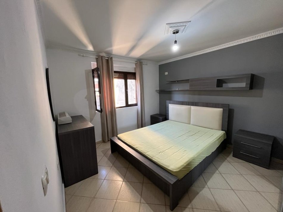 Tirane, shitet apartament 1+1 Kati 5, 51 m² 90.000 € (Brryli)