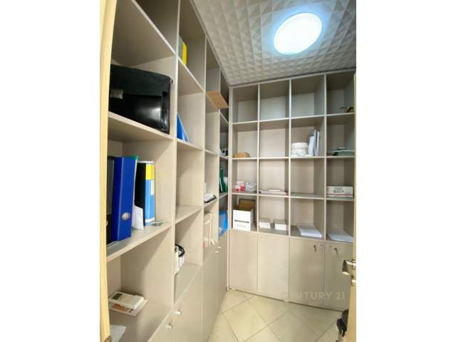 Tirane, Zyre per qira Prane Kompleksit Delijorgji, Kati 2, 100 m² 1.000 Euro (Bulevardi Gjergj Fishta)