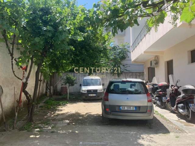 Tirane, OFERTE, SHESIM VILE 2-KATESHE TEK 21 DHJETORI ! 299.000 Euro (Muhamed Gjollesha)