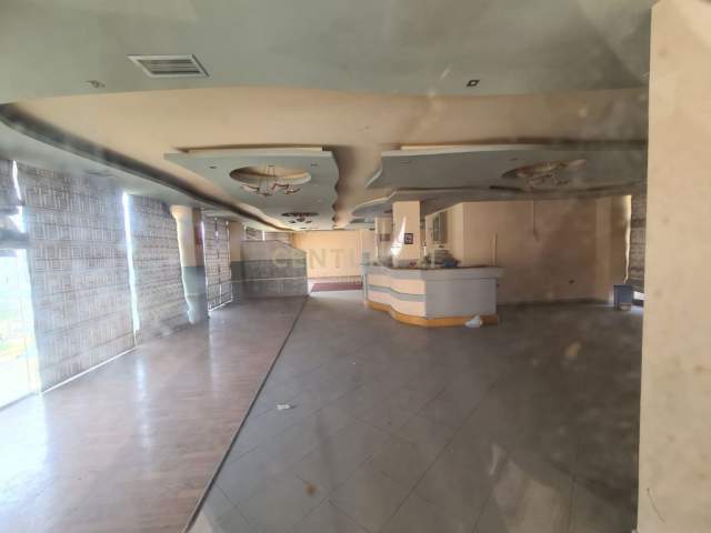 Tirane, jepet me qera ambjent biznesi Kati 4, 1.050 m² 5.000 Euro (Riza Cuka)
