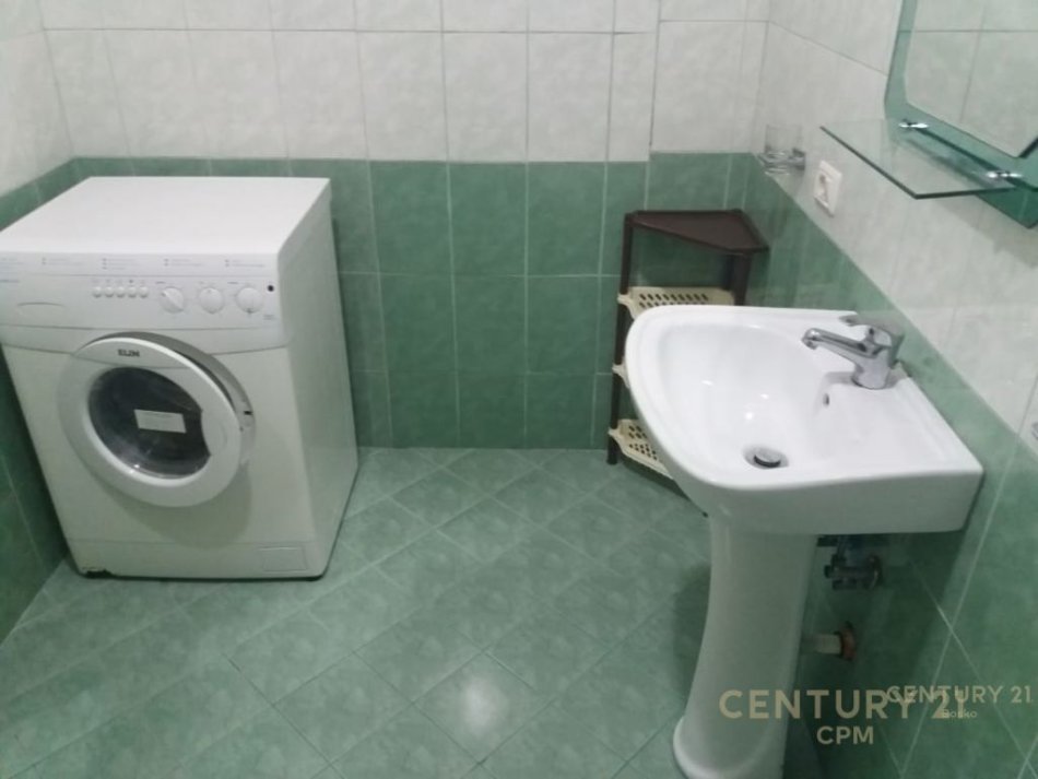 Tirane, jepet me qera 2+1 Kati 2, 500 € (Don Bosko, prane Vizion Plus)