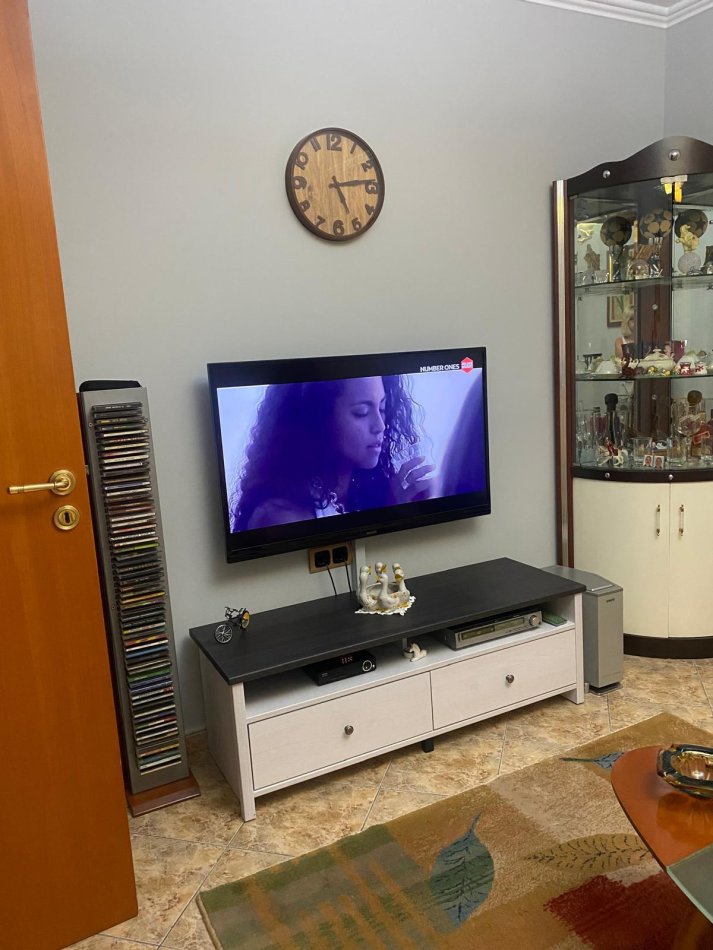 Tirane, jepet me qera apartament 3+1 Kati 4, 80 m² 600 € (Mine Peza)