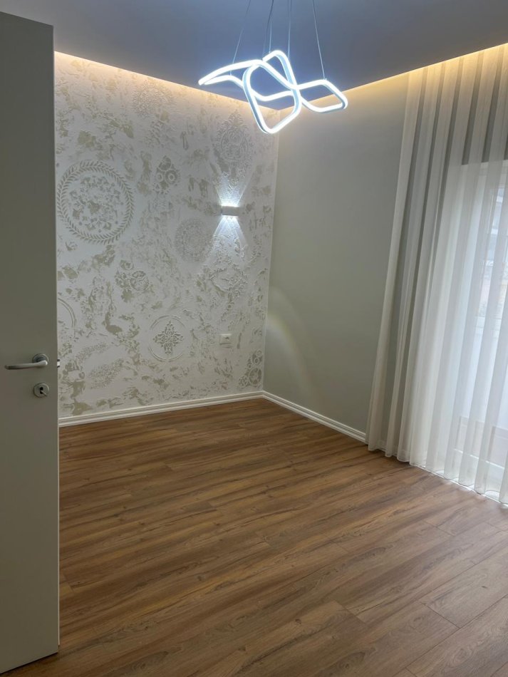 Tirane, shitet apartament 1+1+Ballkon Kati 4, 50 m² 135.000 € (Rruga e Durresit)