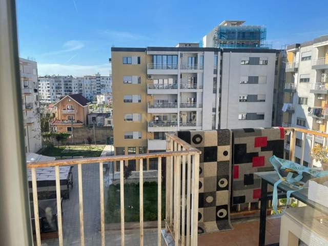 Tirane, shes apartament  2+1+2 prane Ish Markates ne Ali Dem! 110 m² 91.000 Euro