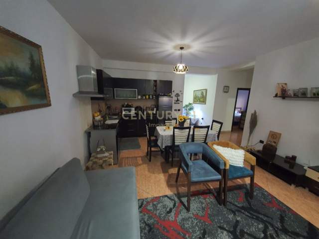 Tirane,OKAZION shitet apartament 3+1 ne Astir, 650 EURO/M2, 115 m² 75.000 Euro (Astir)