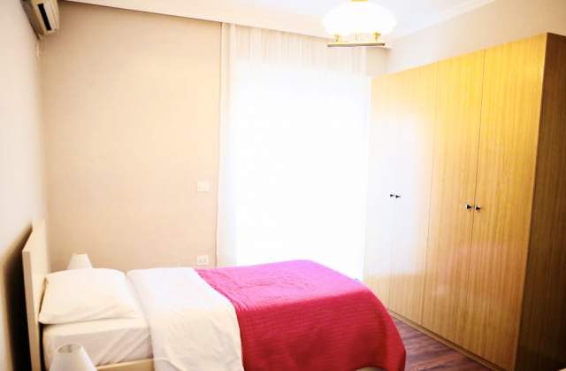 Tirane, jepet me qera apartament 3+1+BLK Kati 2, 130 m² 800 Euro (Kompleksi Dinamo)