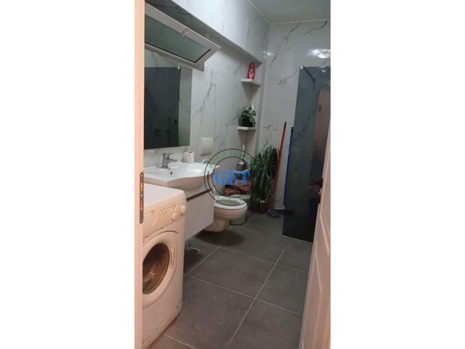 Durres, jepet me qera apartament 1+1+Ballkon Kati 7, 60 m² 250 € (Plazh Iliria)