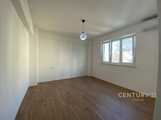 Tirane, SHITET SUPER APARTAMENT 2+1+2 PRANE VENECIAS, Kati 3, 137 m² 280.000 Euro
