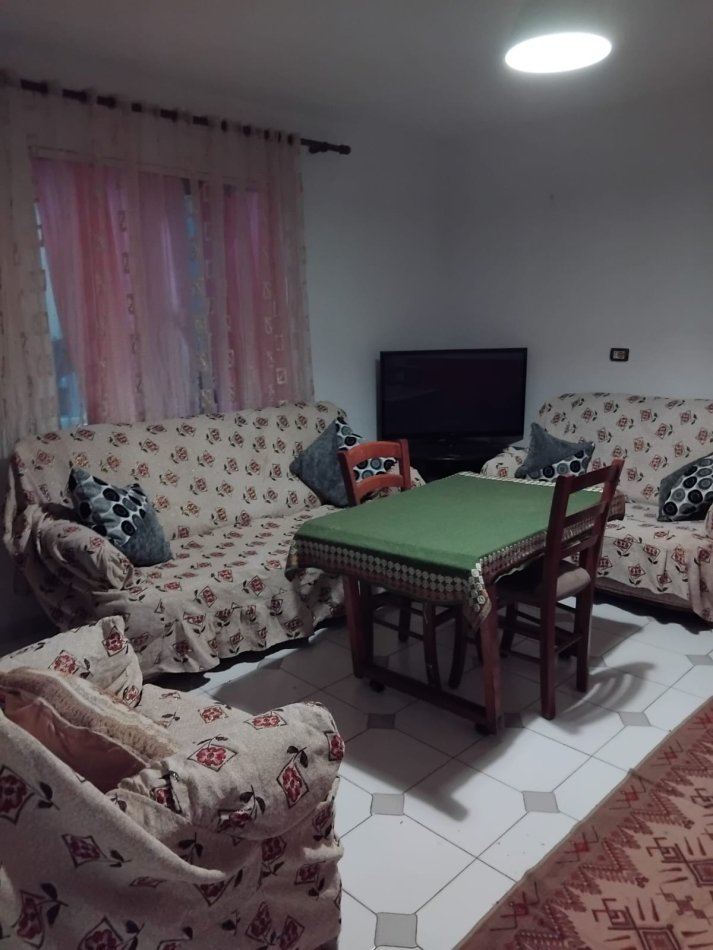 Apartament 1+1 (€300) Rruga Isuf Balta