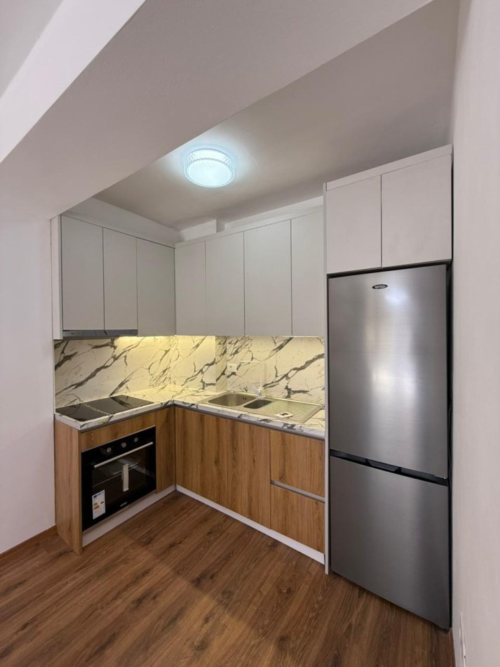 Tirane, jepet me qera apartament 1+1 Kati 2, 70 m² 600 € (rruga zallit)