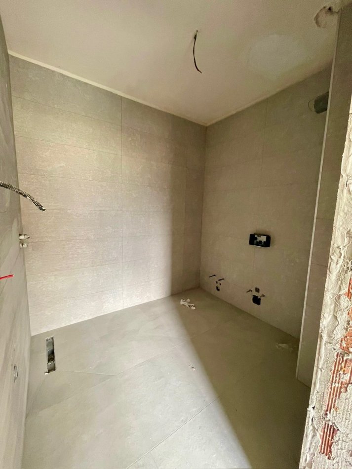 Tirane, shitet 2+1+Aneks+Ballkon Kati 3, 109 m² 180.000 € (Blv i Ri)