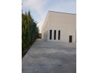 Tirane, shes ambjent biznesi Kati 0, 1.000 m2 ndertim, 8200m2 truall per 1.150.000 Euro (Rruga e Rinasit)