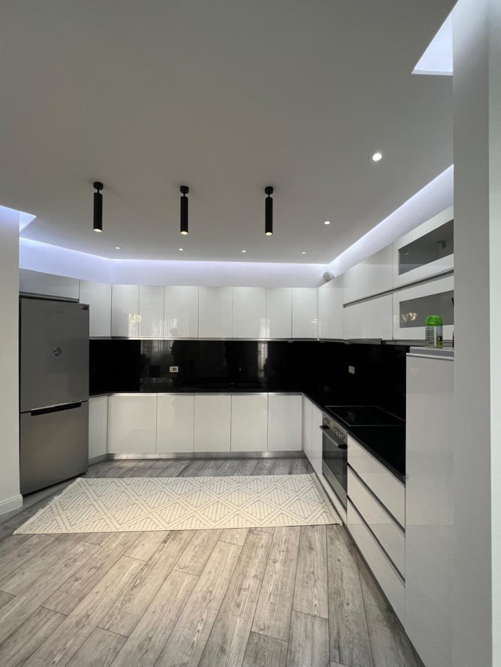 Tirane, shitet apartament 2+1+Ballkon Kati 7, 85 m² 130.000euro (Astir Kompleksi Fratari)