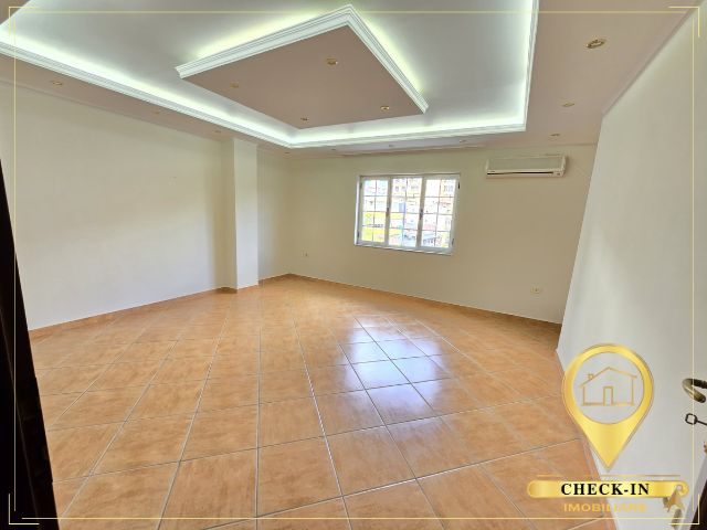 Tirane, jepet me qera zyre Kati 4, 177 m² 1.800 € (Sheshi Wilson)