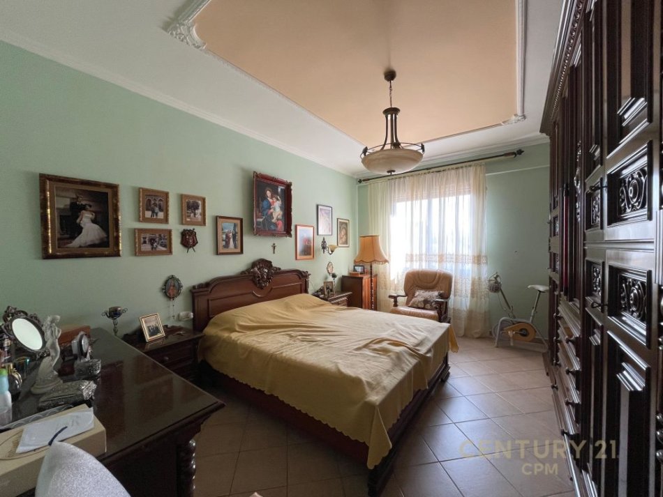 Tirane, shitet apartament 2+1 Kati 5, 107 m² 190.000 € (tek 21 dhjetori, pallat i ri)