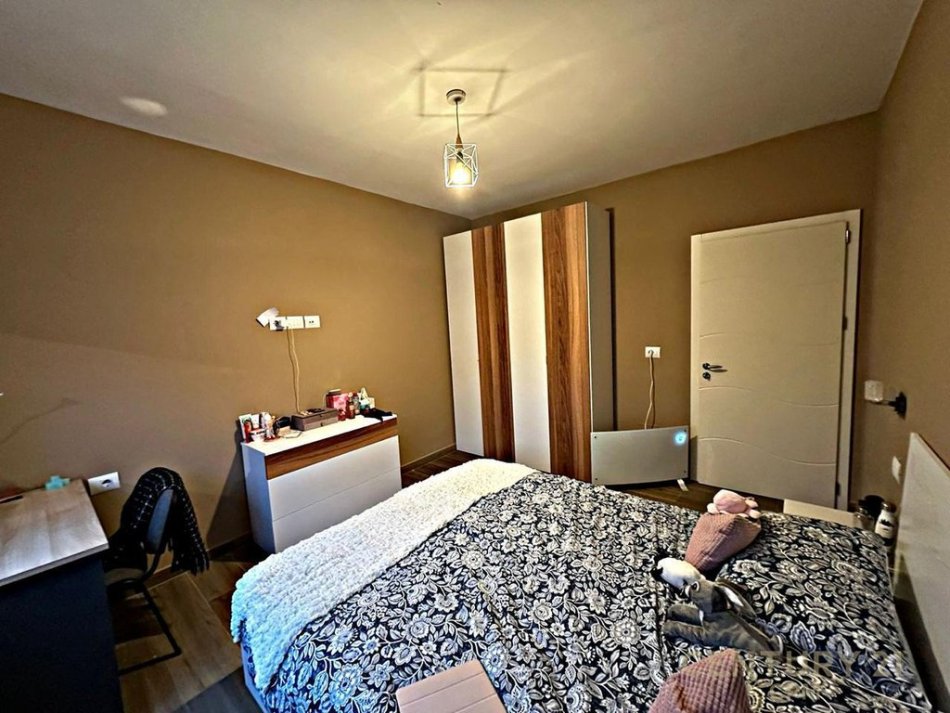 Tirane, jepet me qera apartament 3+1 Kati 2, 120 m² 650 € (Don Bosko)