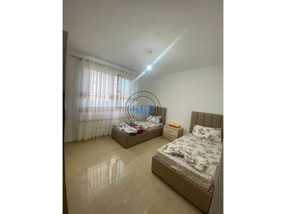 Durres, jepet me qera apartament 2+1 Kati 1, 90 m² 500 € (Stacioni i Trenit)