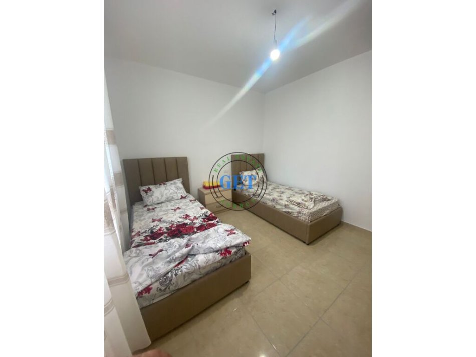 Durres, jepet me qera apartament 2+1 Kati 1, 90 m² 500 € (Stacioni i Trenit)