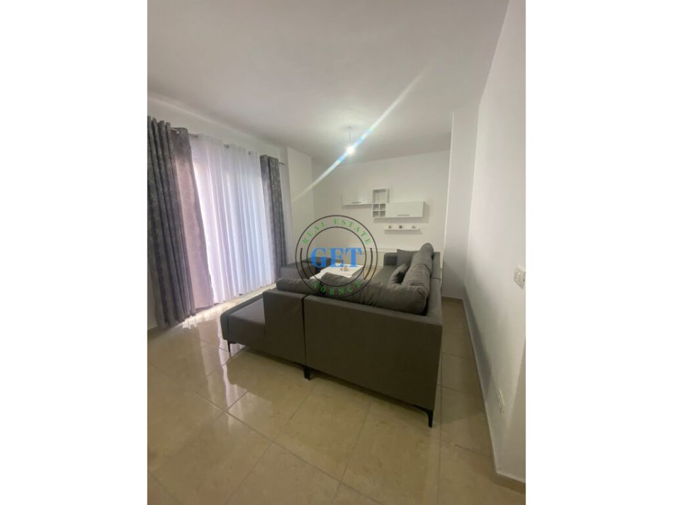 Durres, jepet me qera apartament 2+1 Kati 1, 90 m² 500 € (Stacioni i Trenit)