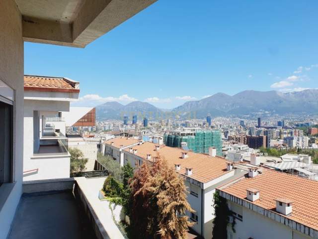 Tirane, shitet VILE 4 KATESHE, 458 m² 800.000 Euro (KODRA E DIELLIT)