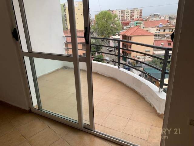 Tirane, shitet apartament 2+1,Kati 5, 86.000 Euro